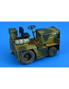 United Tractor G40C TOW Tractor (LPG), 1/32 - Aerobonus 320.108 2