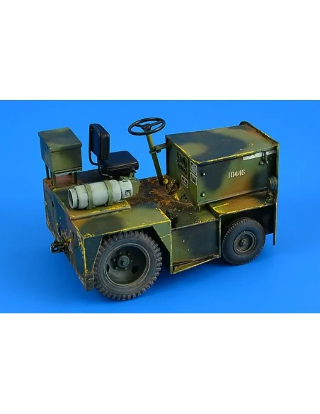 United Tractor G40C TOW Tractor (LPG), 1/32 - Aerobonus 320.108
