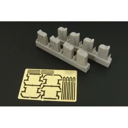 U S cans and holders, 1/48 - Hauler HLX48198