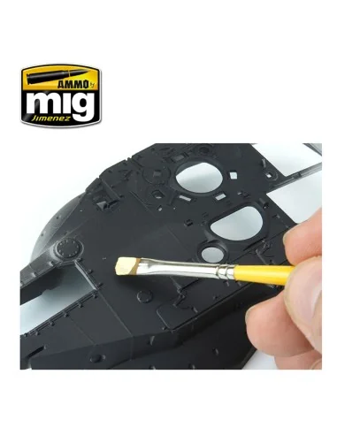 Anti-Slip Paste - Sand Color (for 1/35 scale) - AMMO by MIG Jimenez...