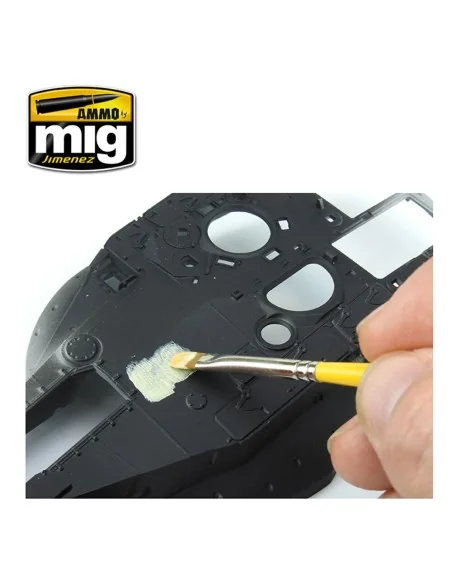 Anti-Slip Paste - Sand Color (for 1/35 scale) - AMMO by MIG Jimenez...