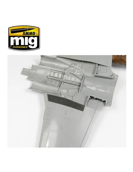 Anti-Slip Paste - Black Color (for 1/72 & 1/48 scales) - AMMO by MI...