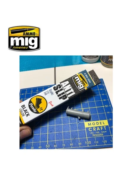Anti-Slip Paste - Black Color (for 1/72 & 1/48 scales) - AMMO by MI...
