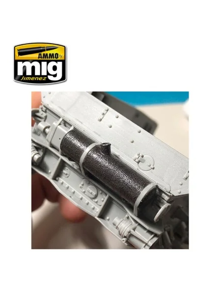 Anti-Slip Paste - Black Color (for 1/72 & 1/48 scales) - AMMO by MI...