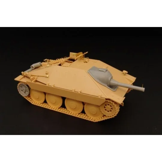 Flammpanzer 38(t) Hetzer, 1/48 - Hauler HLX48219