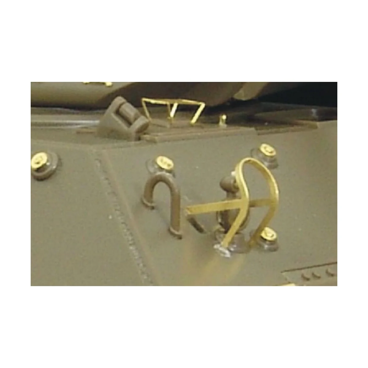 Lights&periscopes guards for U S: vehicles - Hauler HLX48265