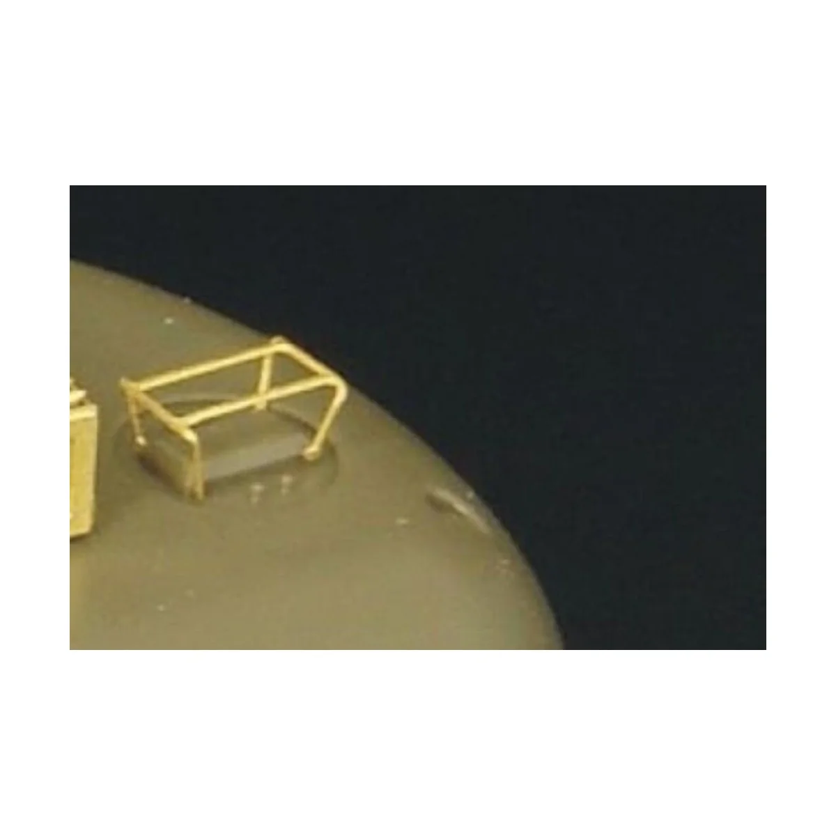 Lights&periscopes guards for U S: vehicles - Hauler HLX48265