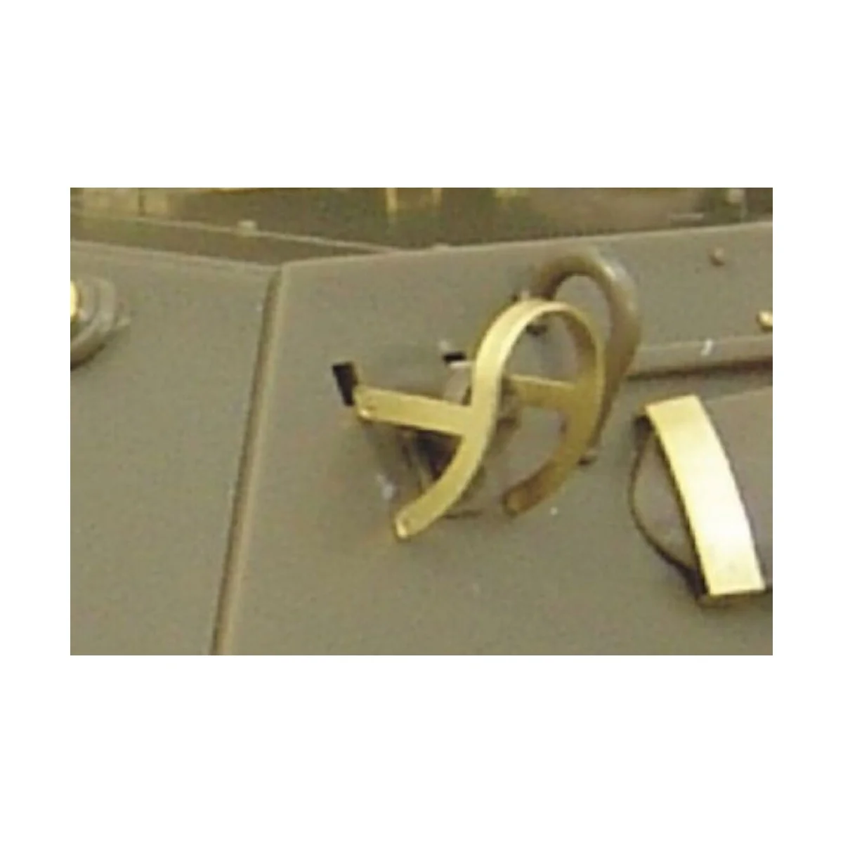 Lights&periscopes guards for U S: vehicles - Hauler HLX48265