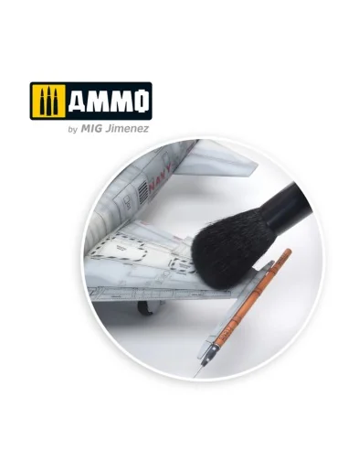 Dust Remover Brush 1 - AMMO by MIG Jimenez A.MIG-8575