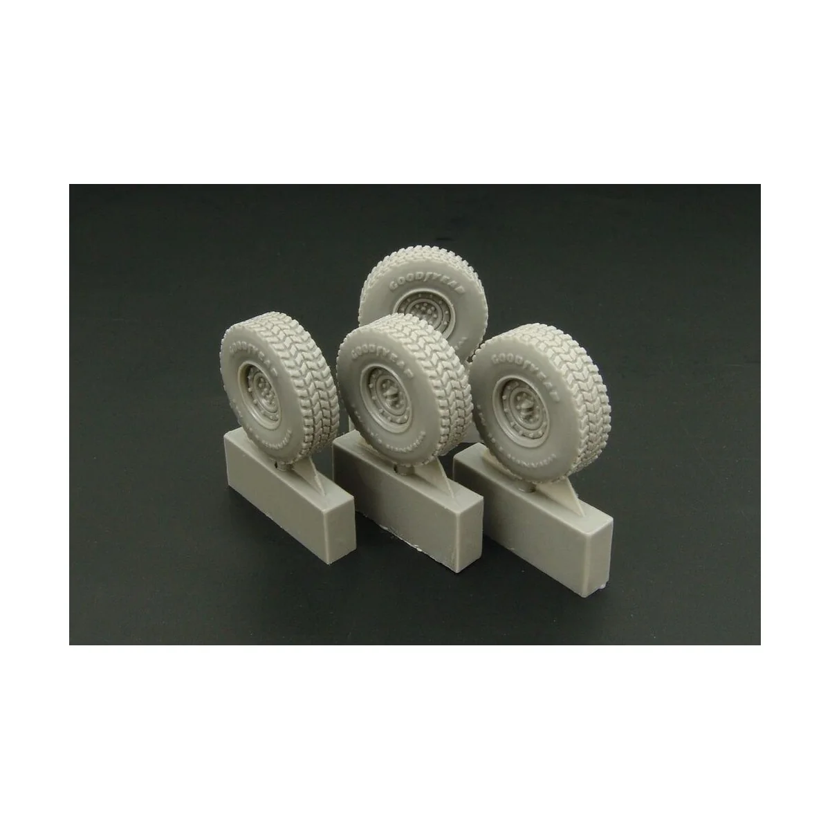 HMMWVE (Hummer) aggressive pattern wheels, 1/48 - Hauler HLX48301