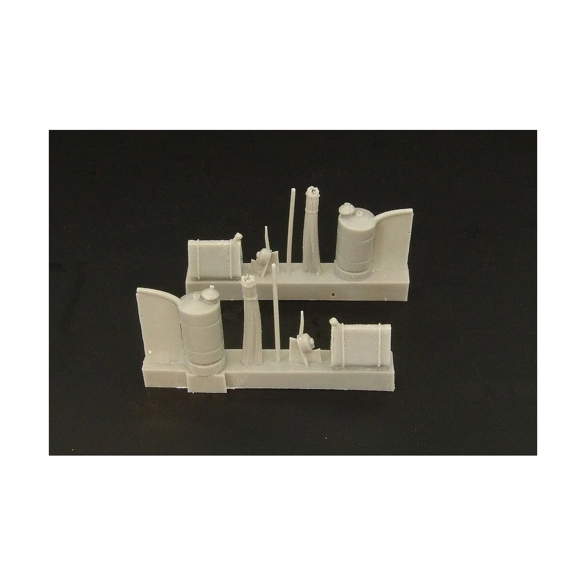 Oilcans, tins and accessories, 1/48 - Hauler HLX48303