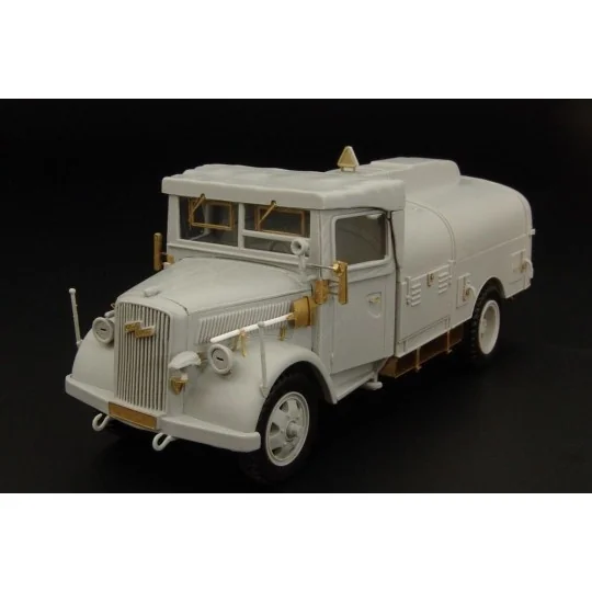 Opel Blitz Tankwagen, 1/48 - Hauler HLX48308