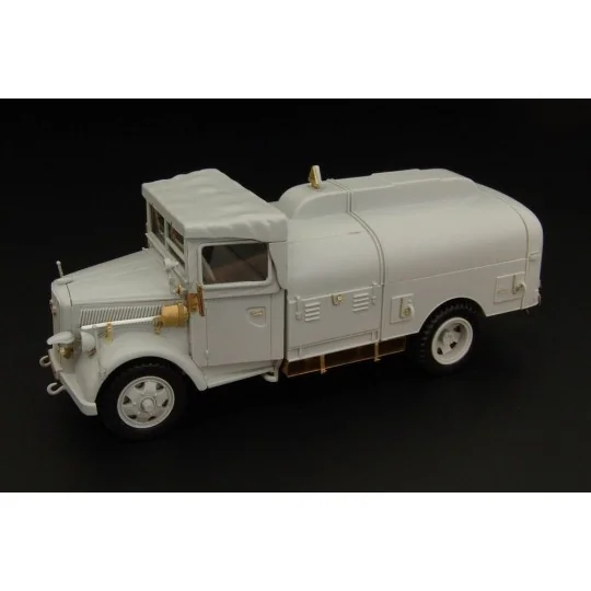 Opel Blitz Tankwagen, 1/48 - Hauler HLX48308