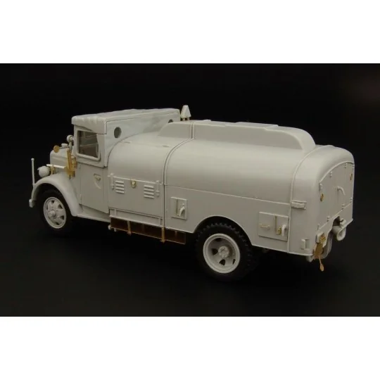 Opel Blitz Tankwagen, 1/48 - Hauler HLX48308