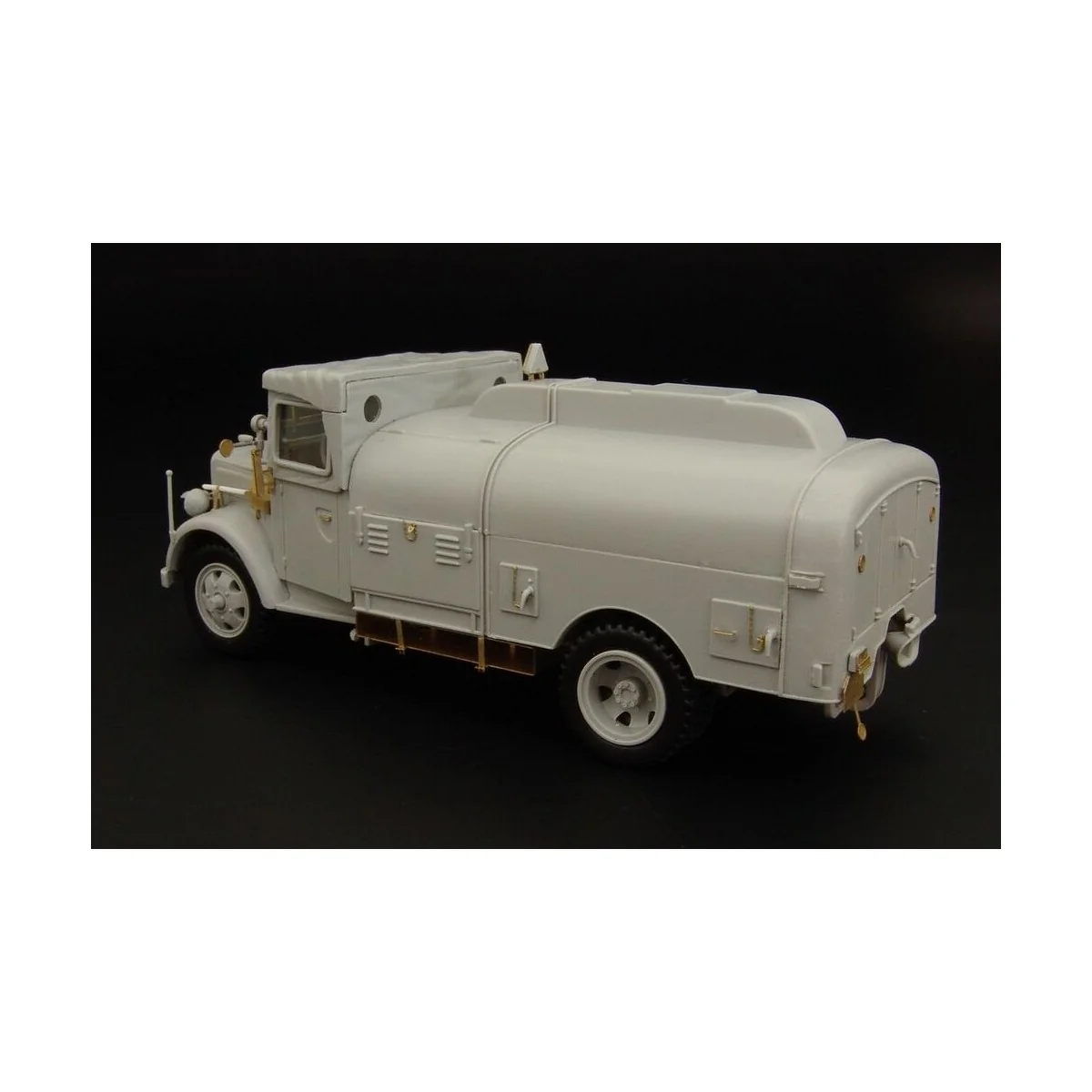 Opel Blitz Tankwagen, 1/48 - Hauler HLX48308