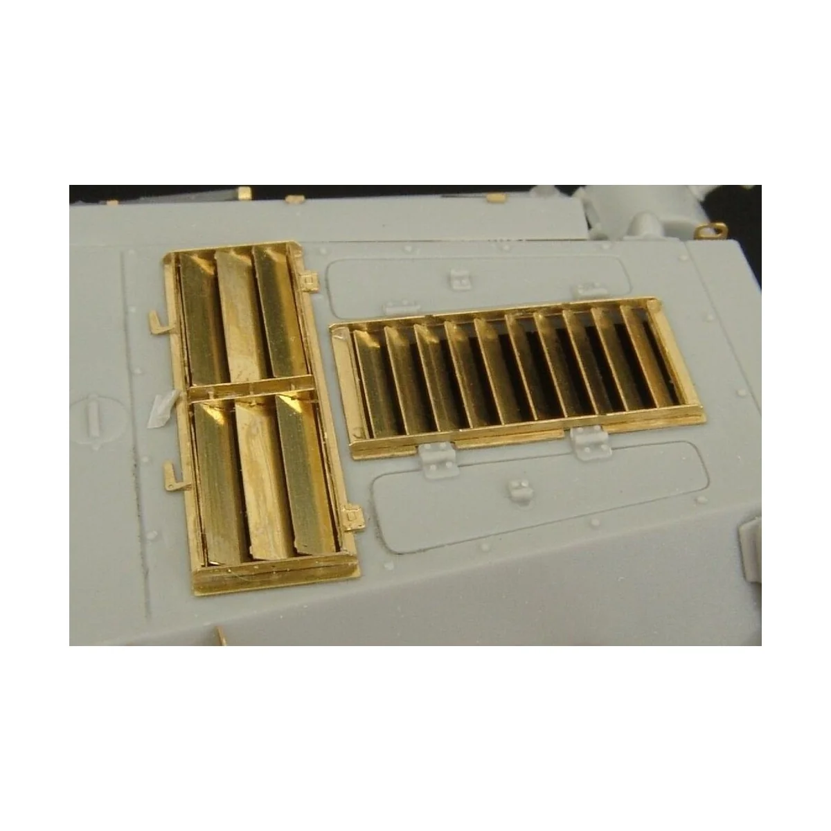 Sd Kfz 234-2 Puma engine grills, 1/48 - Hauler HLX48310