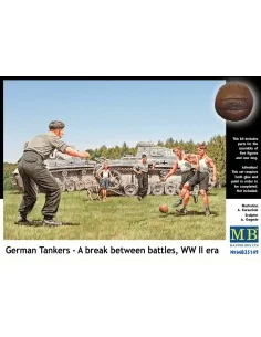 German tankmen in the break bet. Combats, 1/35 - Master Box Ltd. 35149