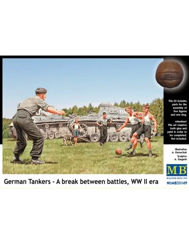German tankmen in the break bet. Combats, 1/35 - Master Box Ltd. 35149