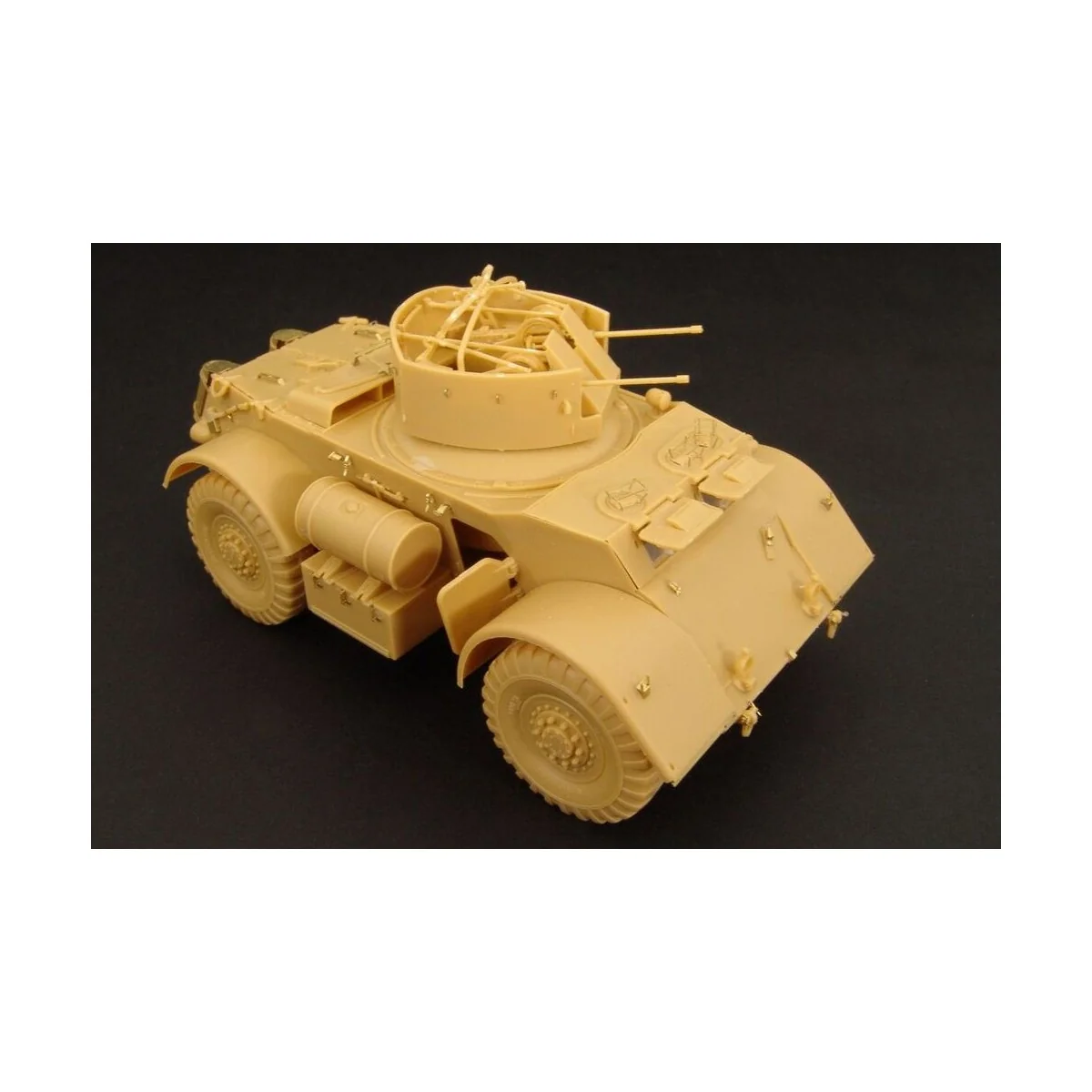 T17E2 AA Staghound, 1/48 - Hauler HLX48322