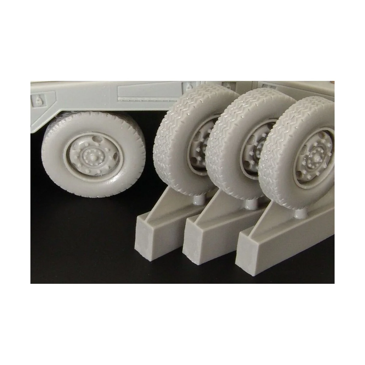 Sd Kfz 234 PUMA wheels - Hauler HLX48334