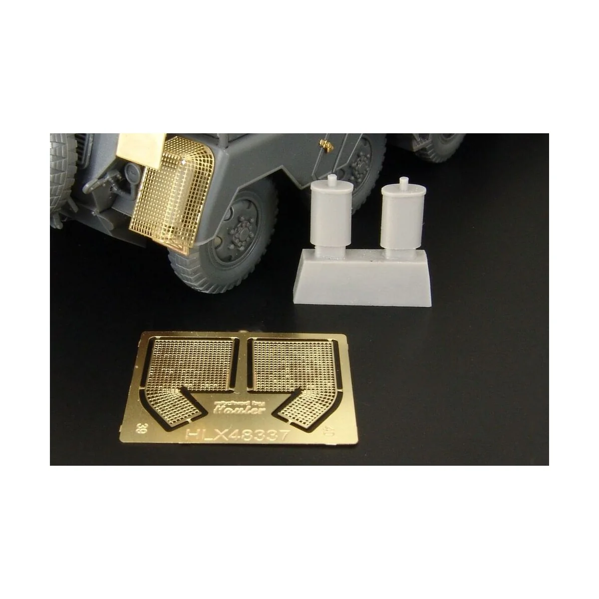 Sd Kfz 232 exhaust shroud mesh and silencer, 1/48 - Hauler HLX48337
