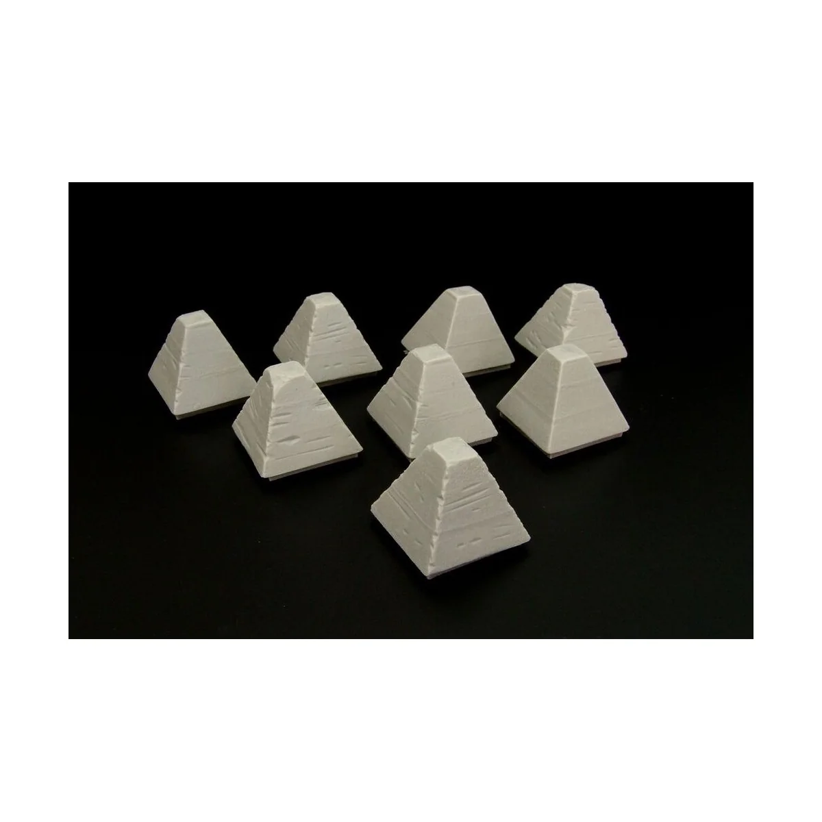 Dragon’s Teeth tank traps, 1/48 - Hauler HLX48367