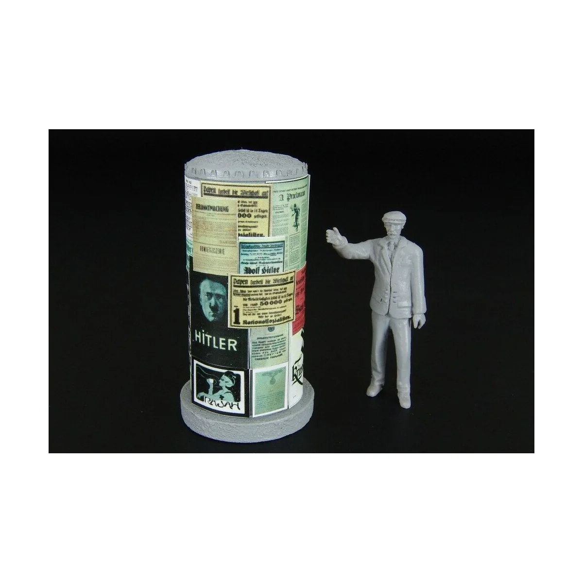 Posters column w-civilien - Hauler HLF48003