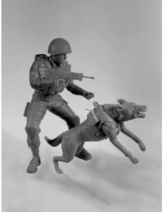IDF K-9 Unitz "OKETZ" with dog, 1/16 - ICM 16102 2