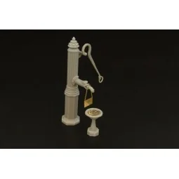 City water pump, 1/48 - Hauler HLF48013