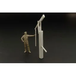 Rustic style water pump, 1/48 - Hauler HLF48014