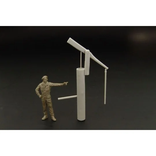 Rustic style water pump, 1/48 - Hauler HLF48014