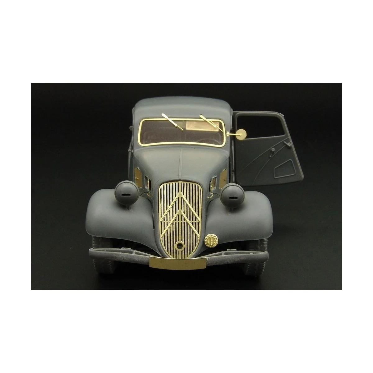 Citroen 11CV, 1/35 - Hauler HLU35019