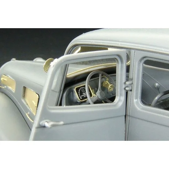 Citroen 11CV, 1/35 - Hauler HLU35019