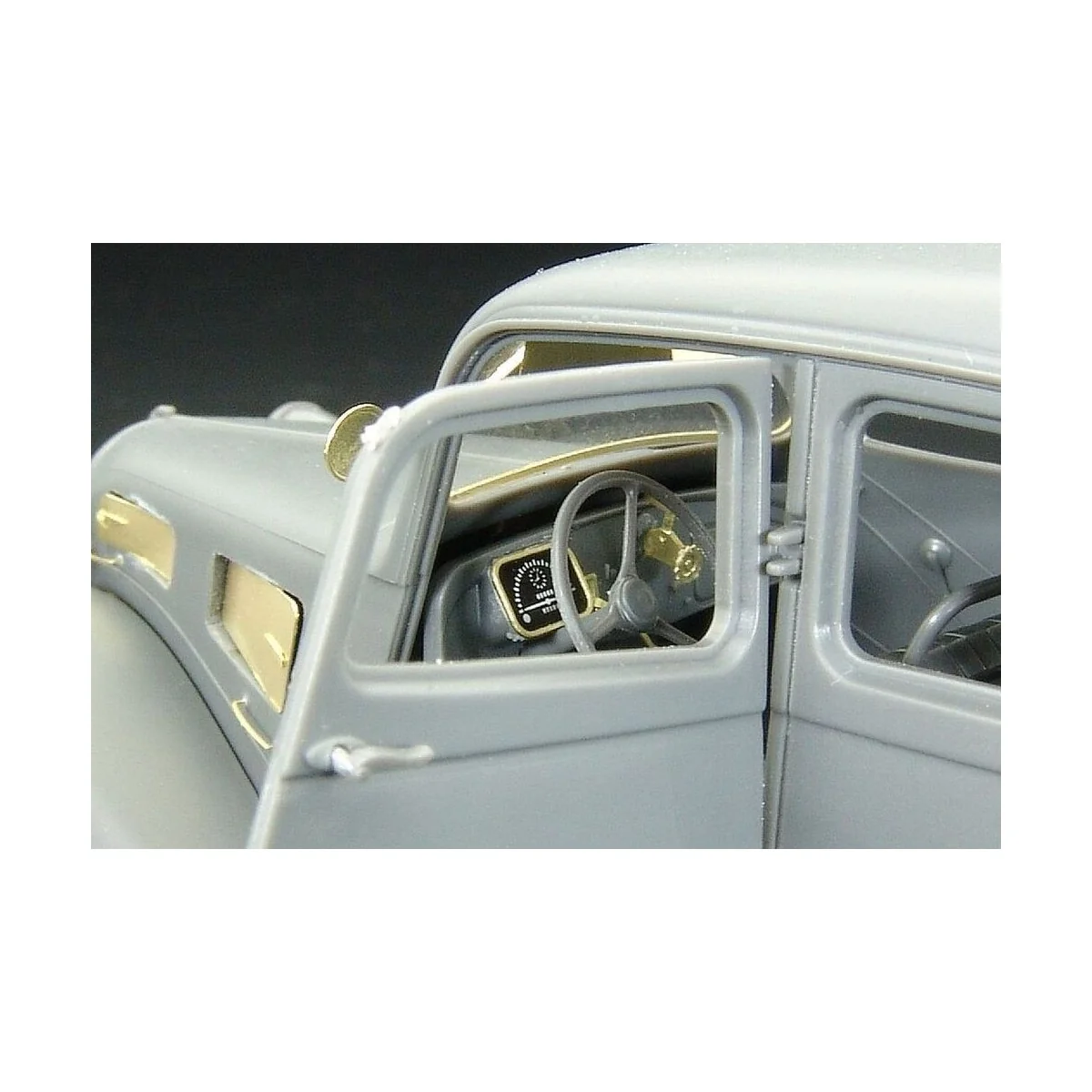 Citroen 11CV, 1/35 - Hauler HLU35019