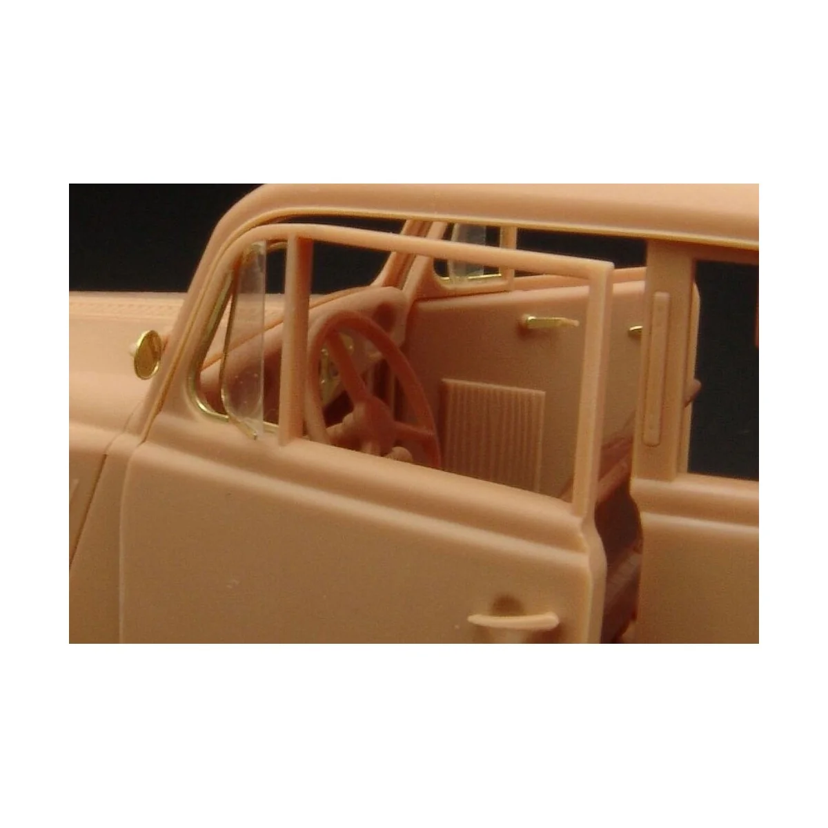 Opel OLYMPIA saloon 1937, 1/35 - Hauler HLU35021