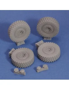 U.S. 4x4 MRAP sagged wheels, 1/35 - Royal Model RM785 2