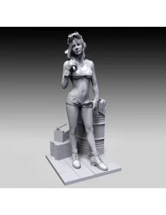 Garage girl, 1/35 - Royal Model RM856 2