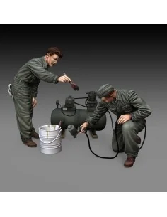 Soldiers painting, 1/72 - Royal Model RM898