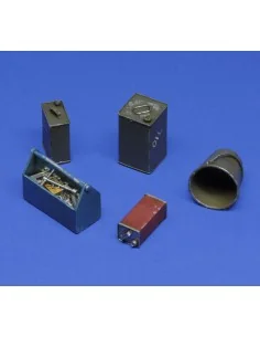 Toolbox, oil cans and bucket, 1/16 - Royal Model RM1043