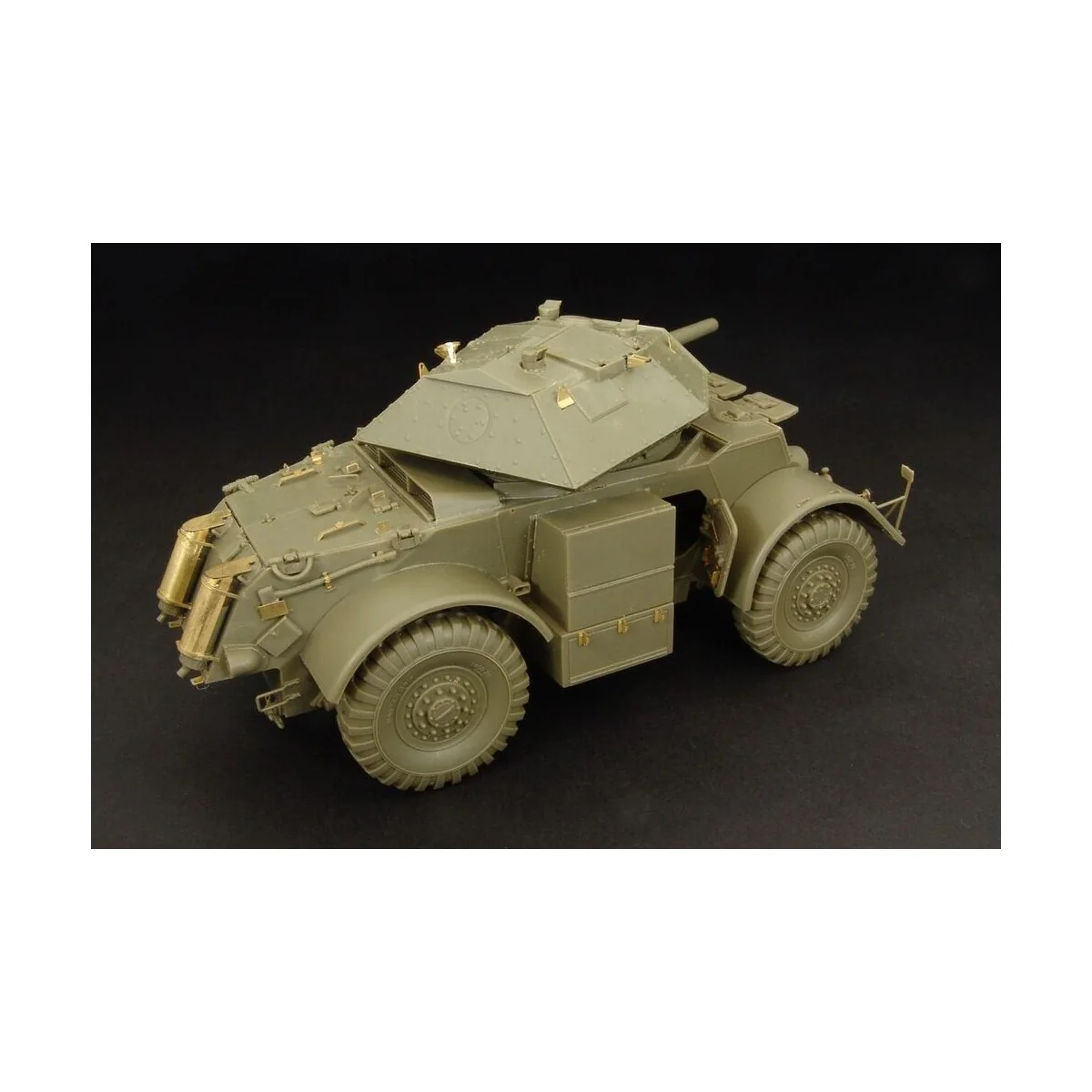 STAGHOUND Mk III, 1/35 - Hauler HLU35050