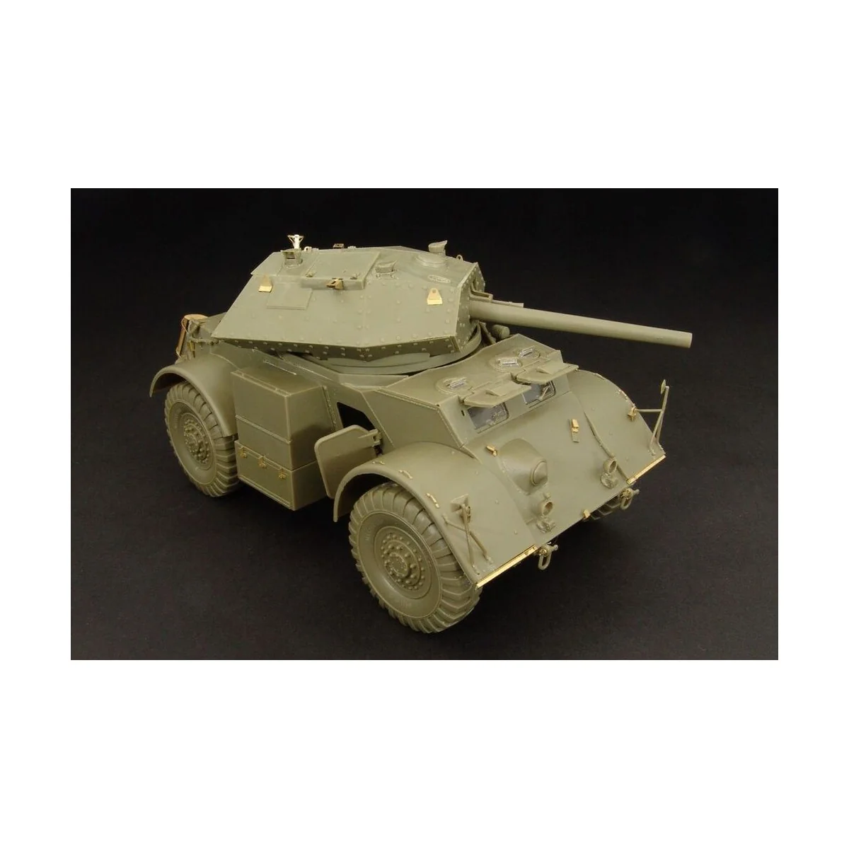 STAGHOUND Mk III, 1/35 - Hauler HLU35050