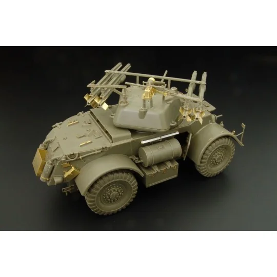 T17E1 Staghound Mk I w 60LB Rocket Launch, 1/35 - Hauler HLU35056