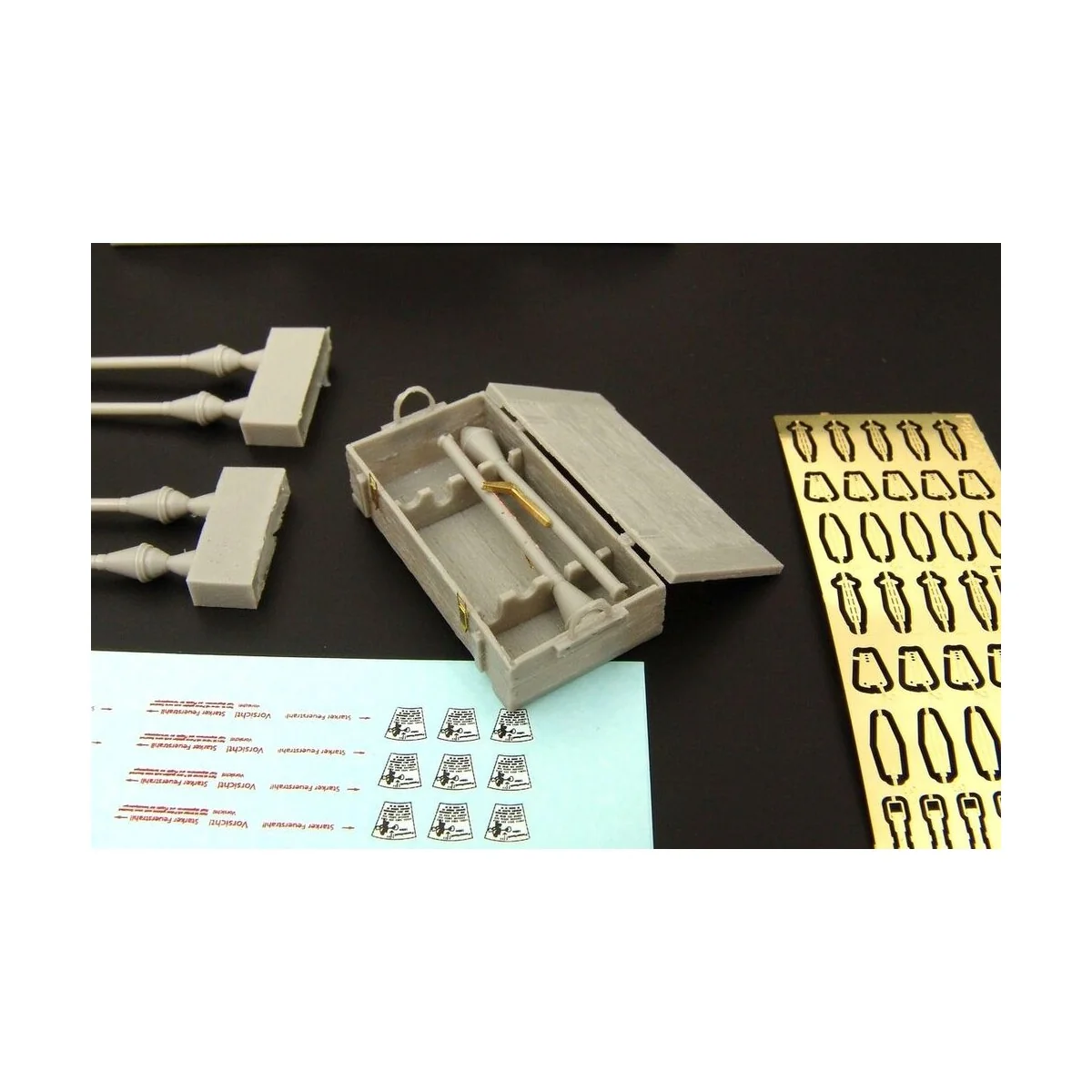 Panzerfaust with box 2sets, 1/35 - Hauler HLU35075