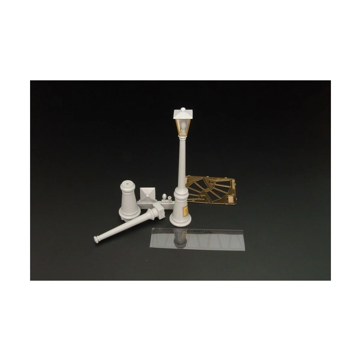 Street lamps (two pcs ), 1/35 - Hauler HLU35087