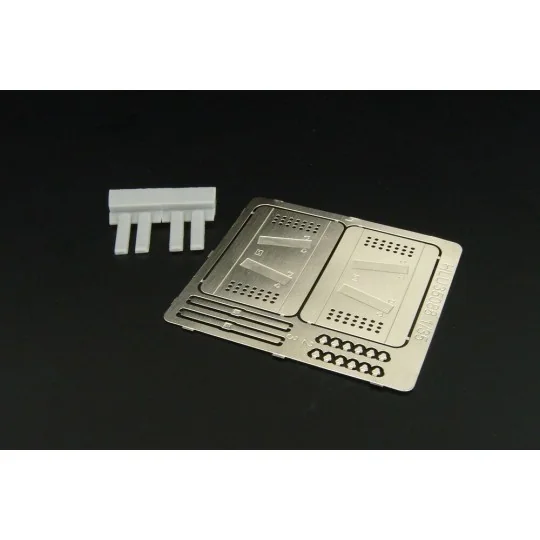 Ukraine police shield (2pcs), 1/35 - Hauler HLU35088