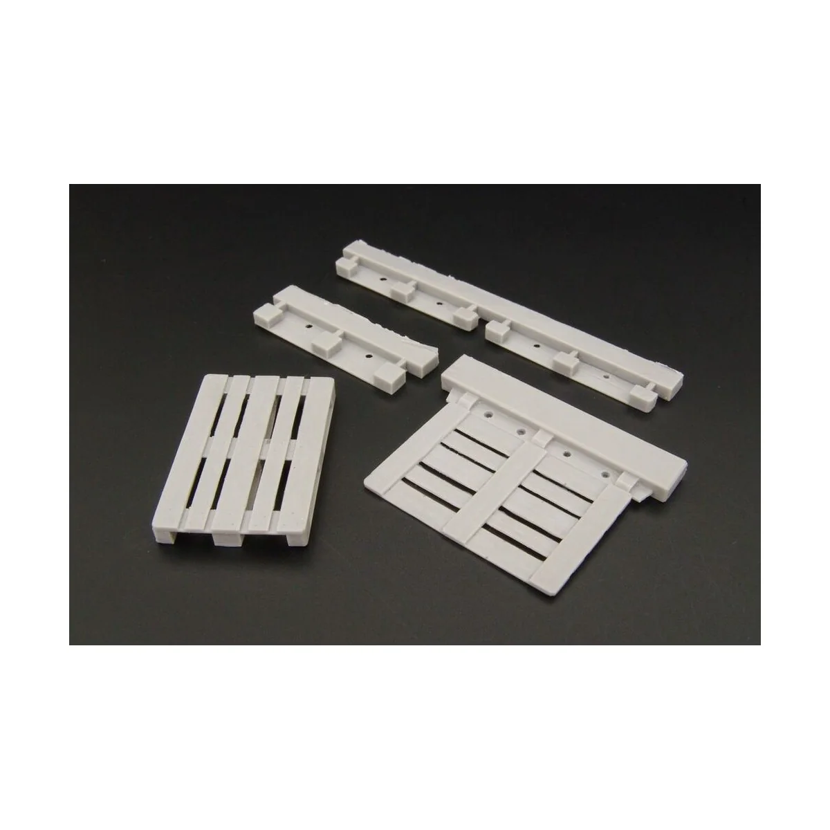 Euro pallet (2pcs), 1/35 - Hauler HLU35095