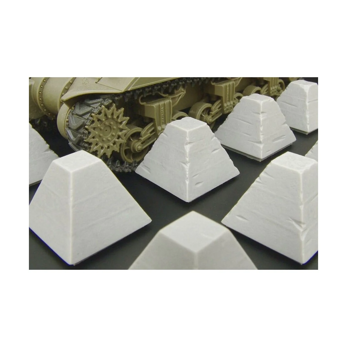 Dragon’s Teeth tank traps, 1/35 - Hauler HLU35096