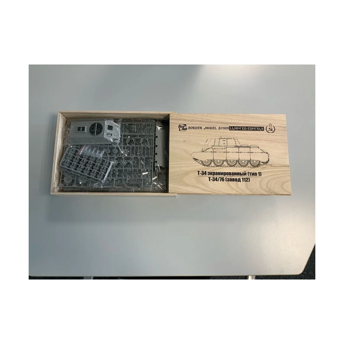 T34 Screened(Type1) T34-76 (Factory 112).2 in 1 - Border Model BT009