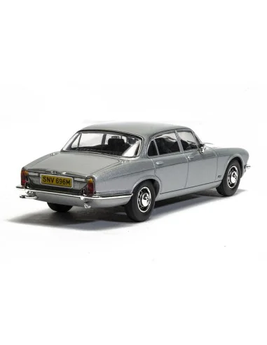 Screen Stars - Ford Capri Mk2 2.0S Diamond White, Jaguar XJ6 Series...