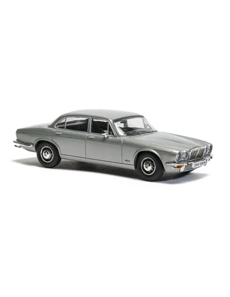 Screen Stars - Ford Capri Mk2 2.0S Diamond White, Jaguar XJ6 Series...